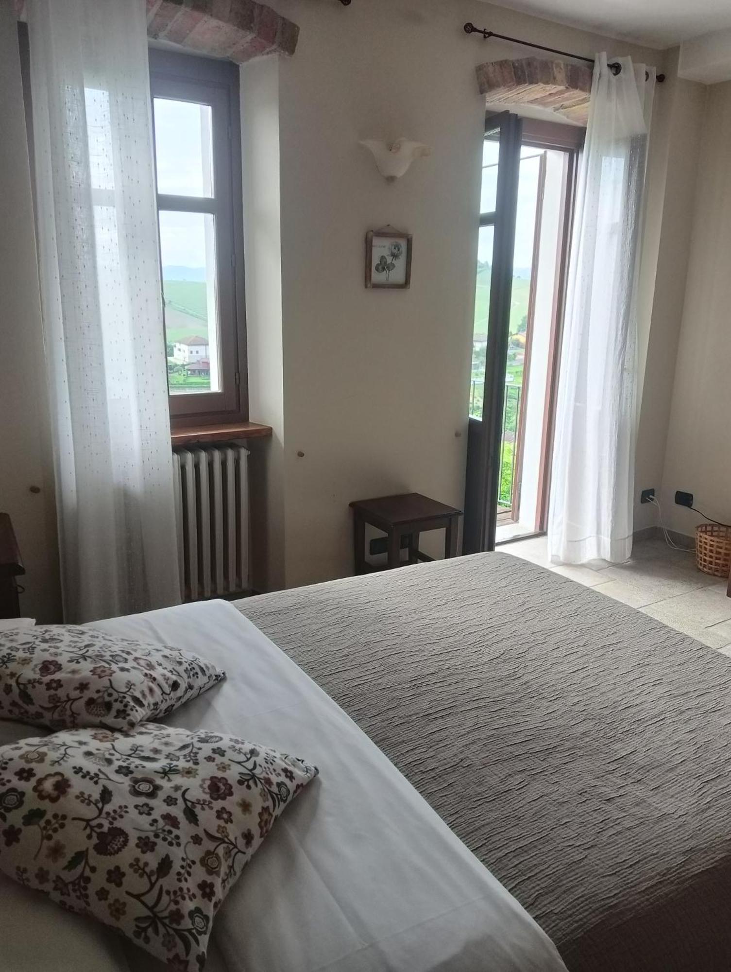 Il Borgo B&B Castellinaldo Ngoại thất bức ảnh